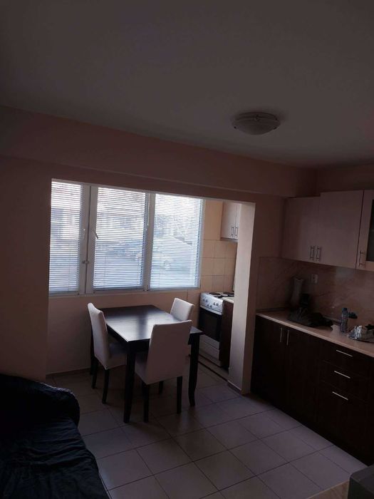 Продава се Тристаен апартамент в Бургас, Братя Миладинови - 95 кв.м за 6 €/кв.м - Снимка #1