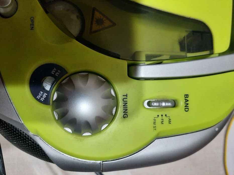 Vind  radio  cu cd second  hand
