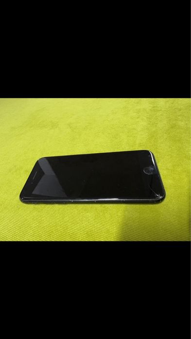 Продам Iphone se 2020