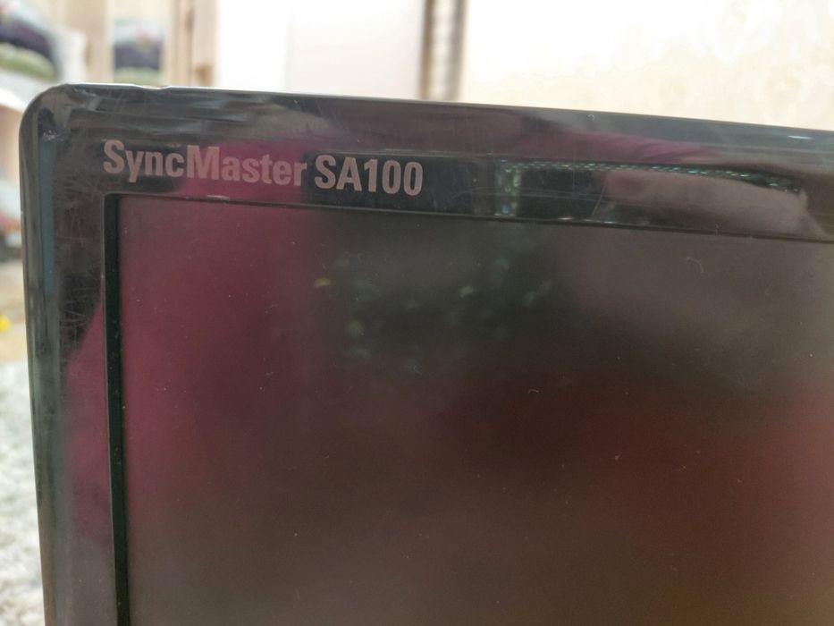 Монитор Самсунг бу