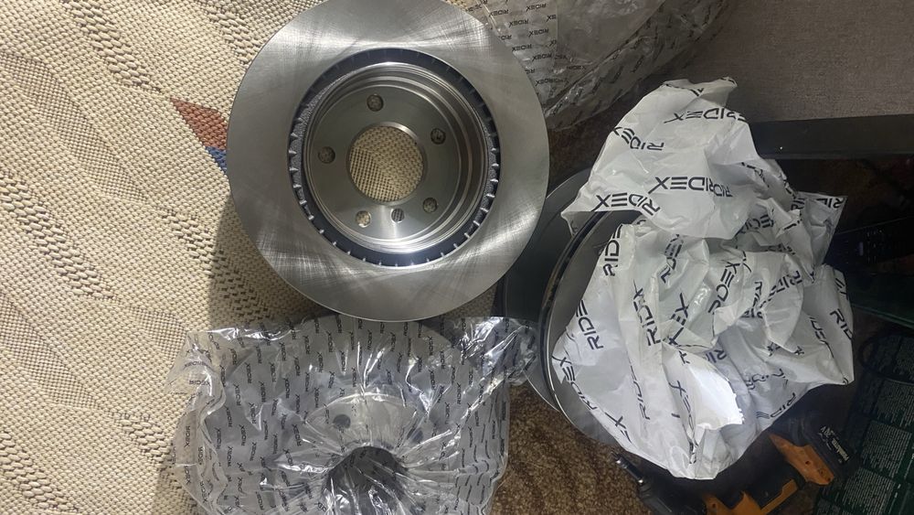Discuri bmw e90 320d