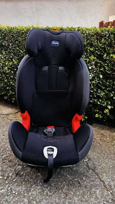 Столче за кола Chicco Isofix