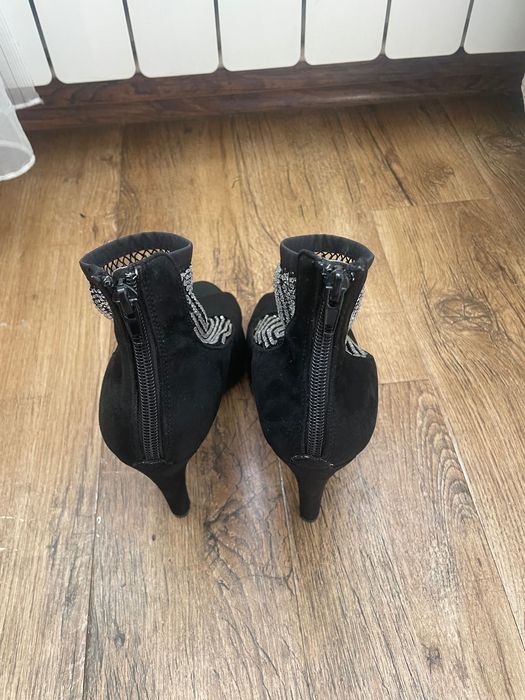 Pantofi eleganți