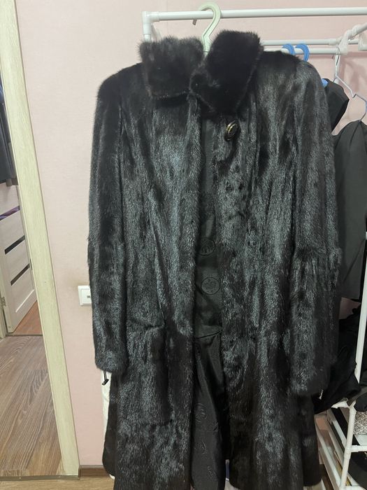 Продам шубу норка в хорошем состоянии, торг уместен на рост 160-170