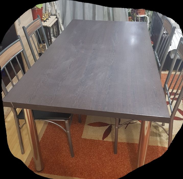 Masă de dining cu 4 scaune de vânzare (second hand)