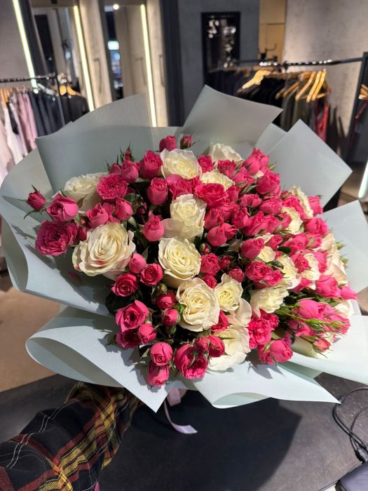 Продам клубнику в шоколаде и цветы