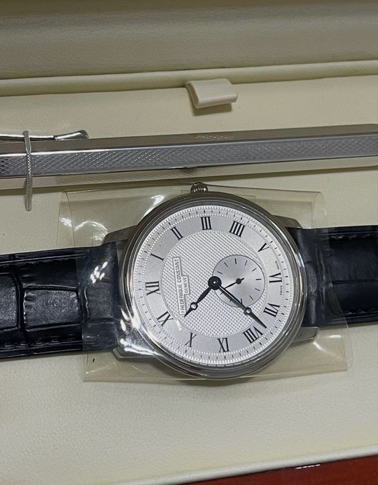 Часы Frederick Constant