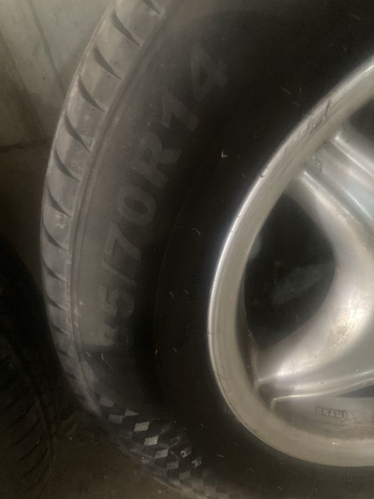 Джанти Хюндай с летни гуми 185/70 R14