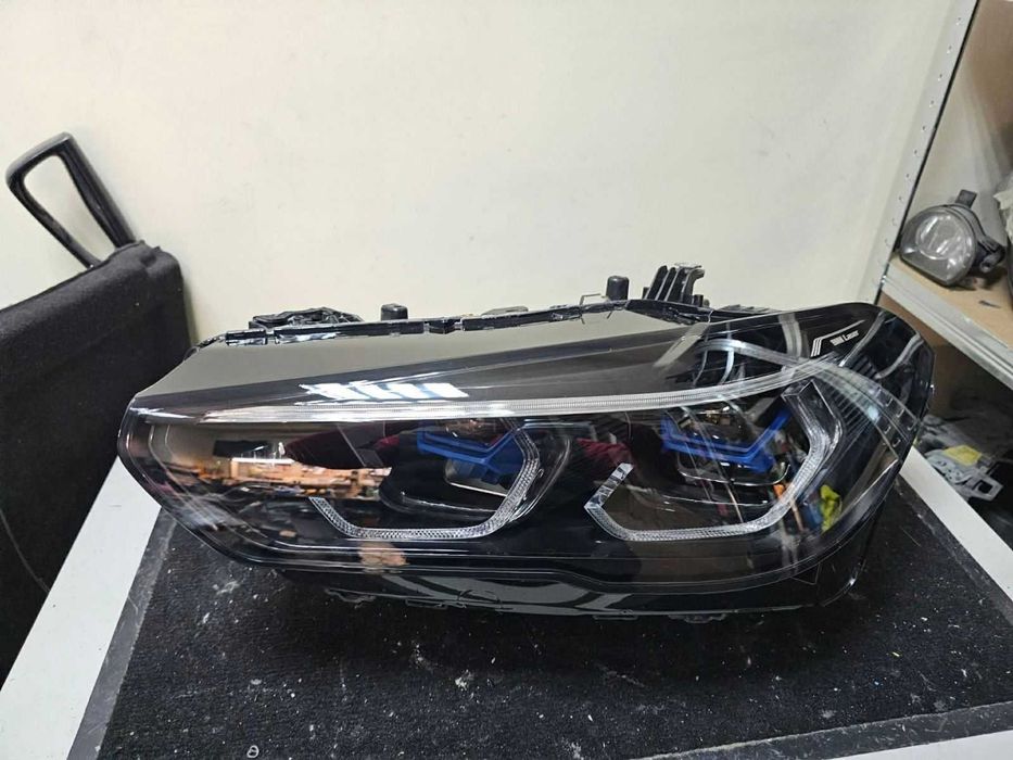 Ляв фар за BMW X5 G05 X6 G06  в отлично състояние.