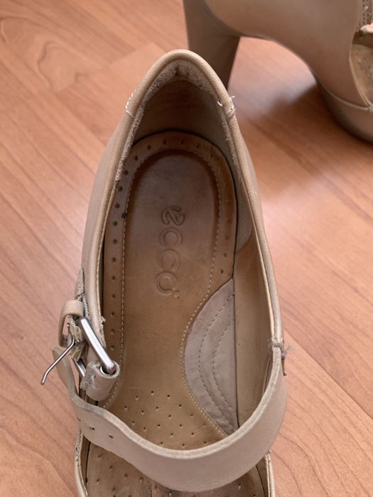 Туфли от бренда ECCO