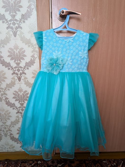 Продам платье на девочку