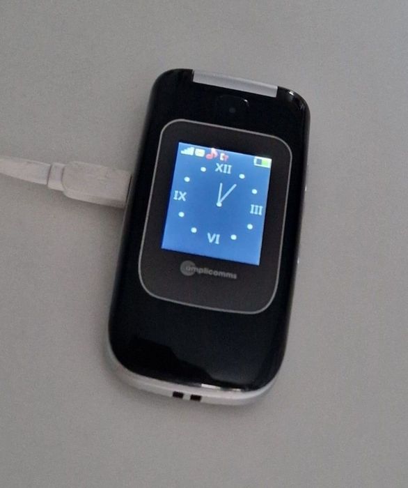 Super telefon cu clapeta perfect pentru Seniori