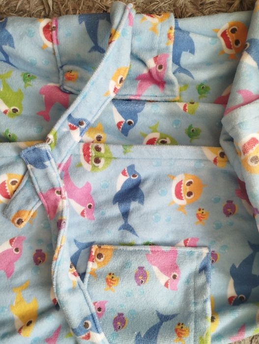 Халат с акули  8-10 годинки