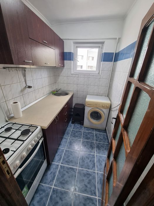 Inchiriez apartament doua camere zona Tudor Vladimirescu