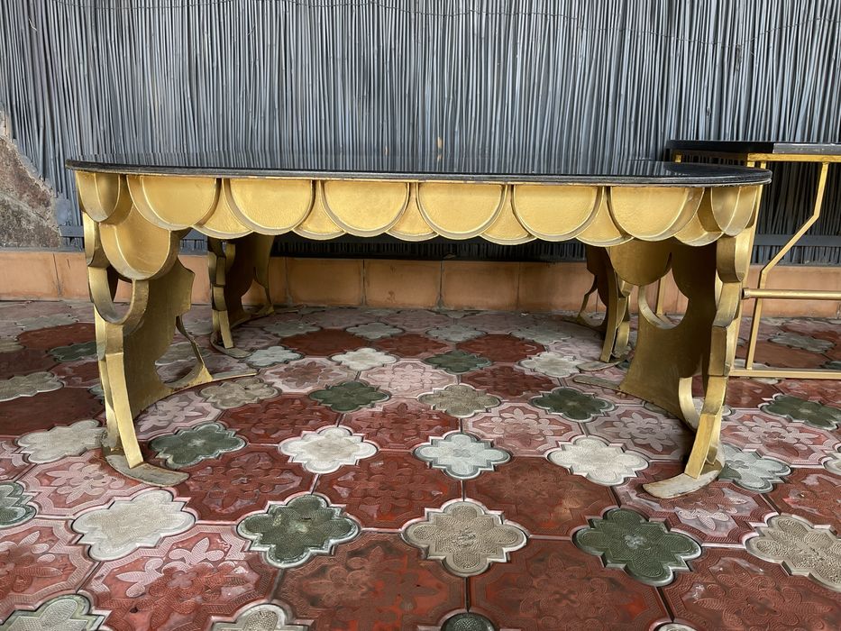 Продается стол гранит