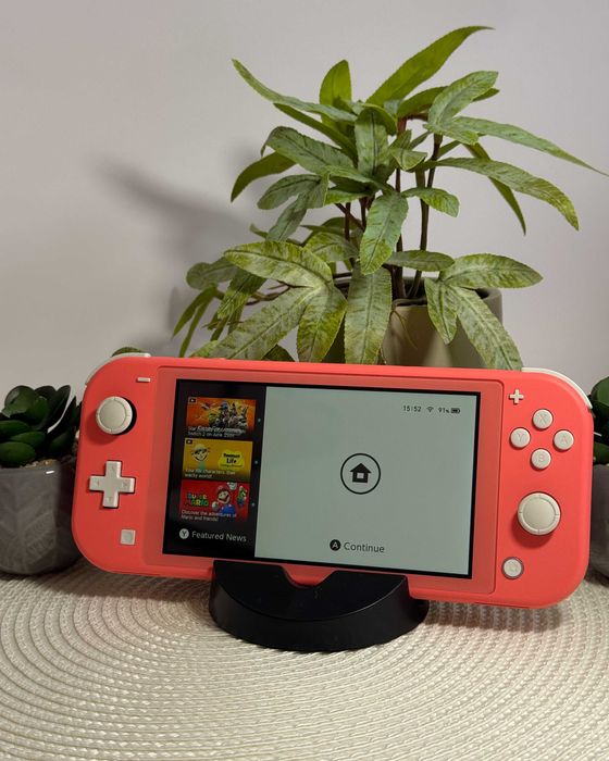 Nintendo Switch Lite Coral + 256GB SD карта! КАТО НОВ!
