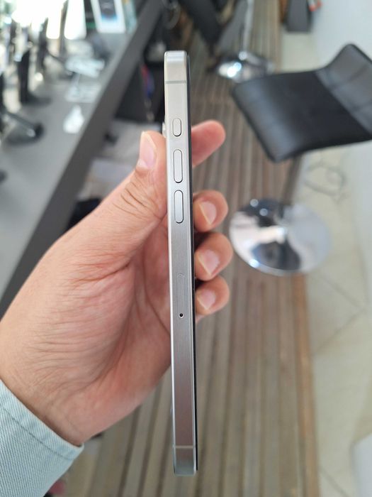 SKIDKA 10% tan raxidan Iphone 15 Pro Max 256 gb Natural Titanium