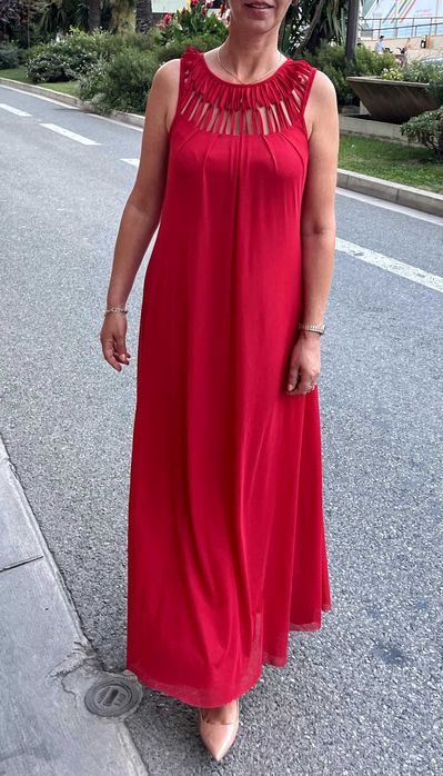 дълга червена рокля закупена от монако ефирна елегантна луксозна