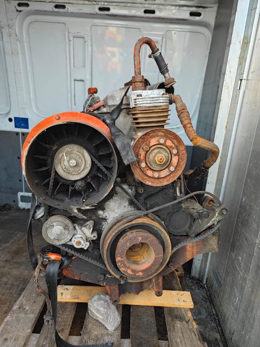 Двигатель экскаватор