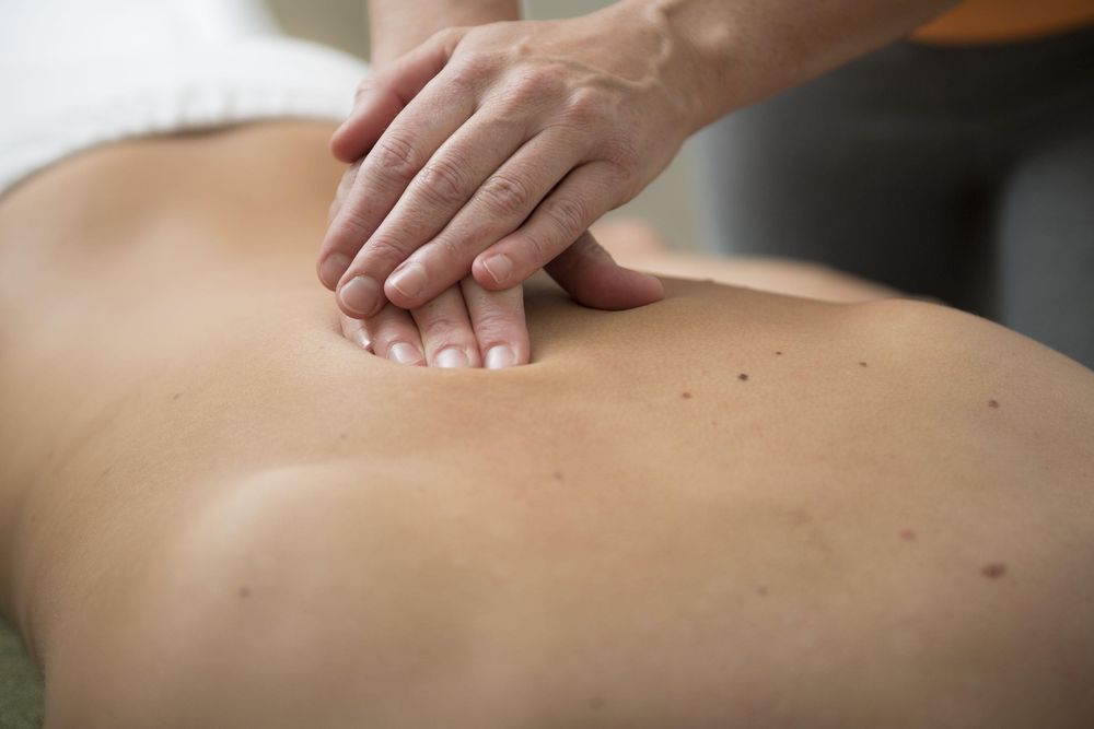 Masaj terapeutic 24 /24  la Domiciliul Tau ( Bucuresti Ilfov )  - contracturi musculare, spate, cervicala