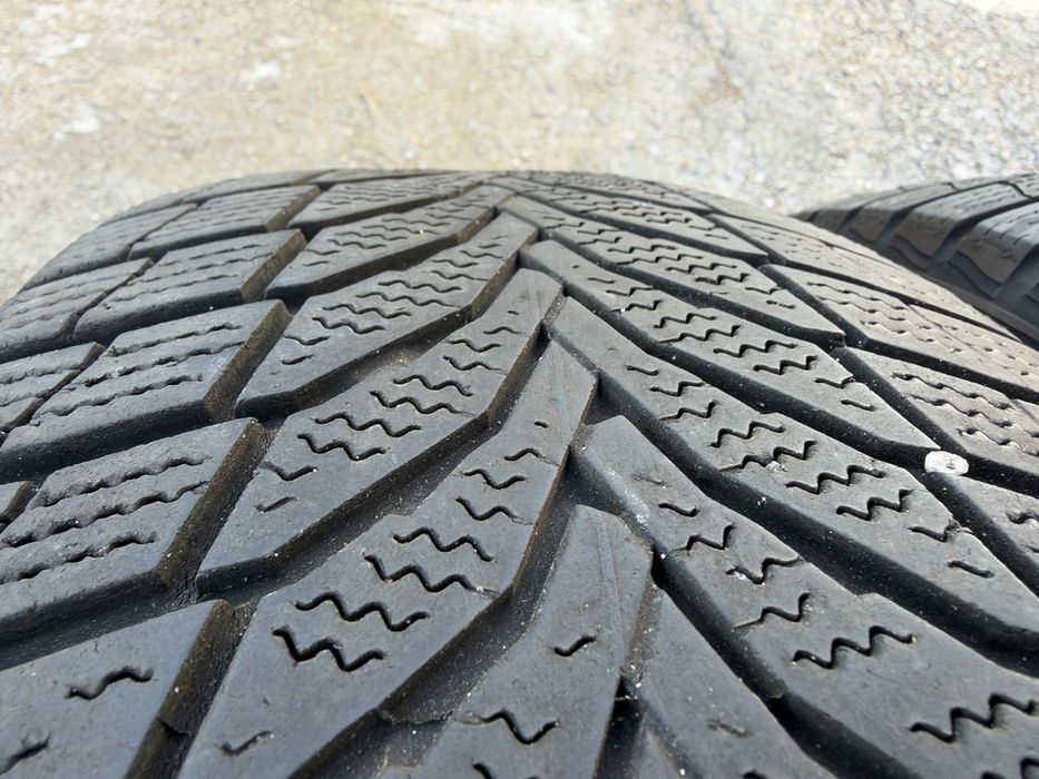 4бр. ЗИМНИ Гуми С Борд 235/65R/17 -NEXEN- DOT:3422- 7.5мм.+4.6мм.