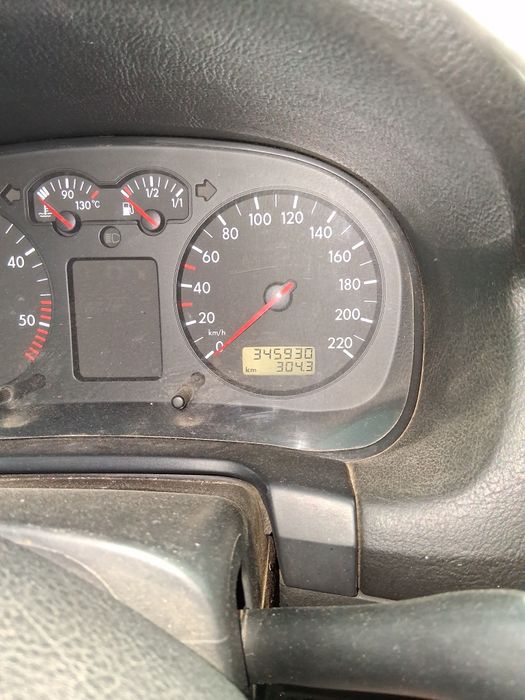 Vind golf 4 an fabricatie 2001 motor ALH