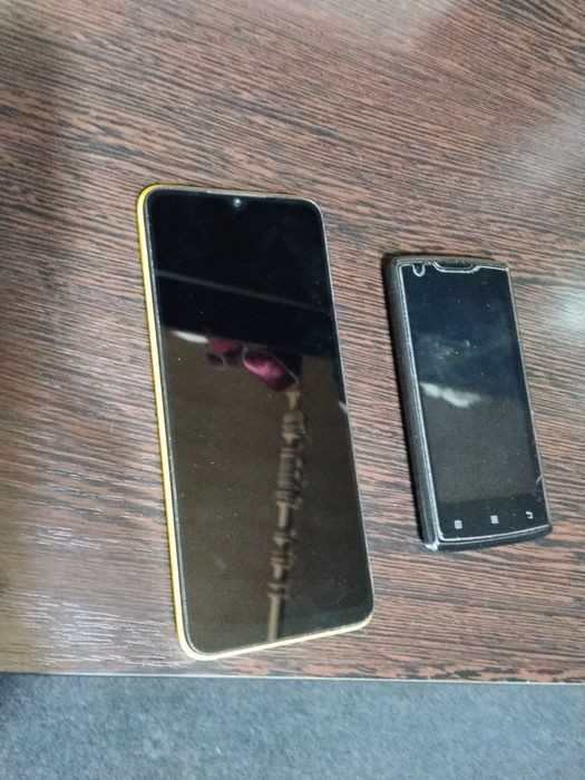 Продам телефоны .