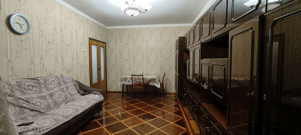 Продается на юнусобаде метро Шахристан своя.
