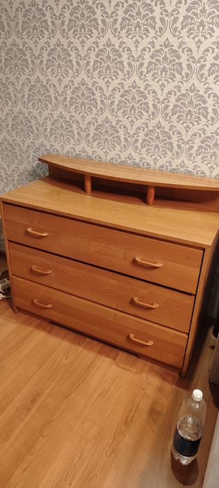 Продам комод с зеркалом