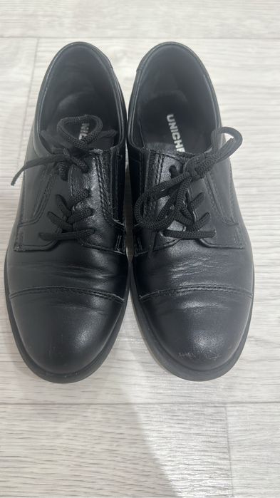 Продам детскую обувь