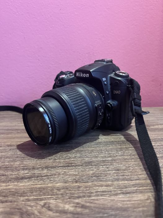 Nikon D90 + 18–55mm VR | 2 батерии | Чанта