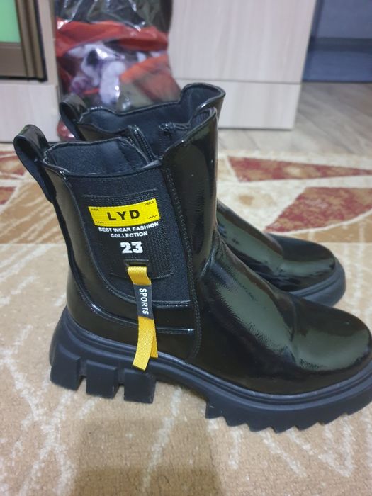 Сапоги демисезонные на девочку 32р-р