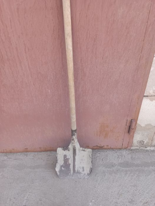 Продам лопату советского производства.