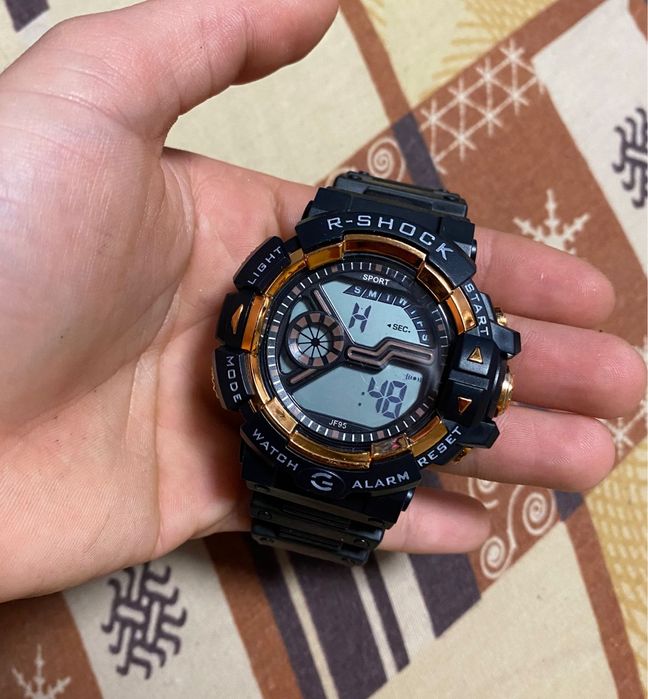 Ceas digital R-Shock