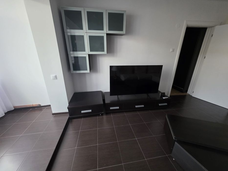 Închiriez apartament banatului