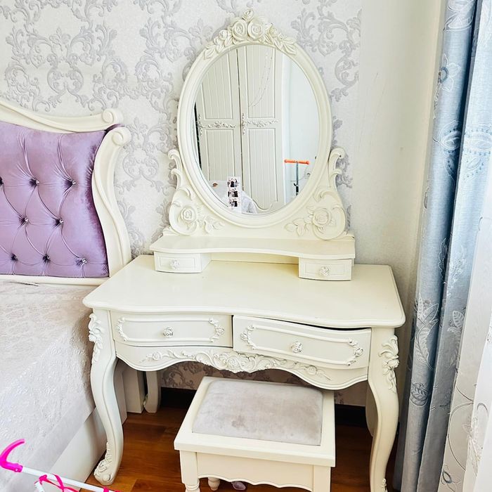 Продам двухспальный гарнитур