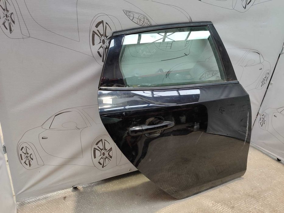 Ușă Spate Dreaptă Volvo V40 Hatchback Negru Cod Culoare Black Sapphire 45200 2015 / [2012-2019] / 32351000 (3D)