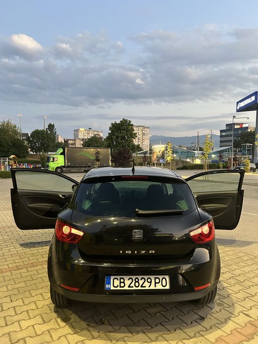 Seat Ibiza 1.4 бензин Подгрев на седалките /ПАРКТРОНИК