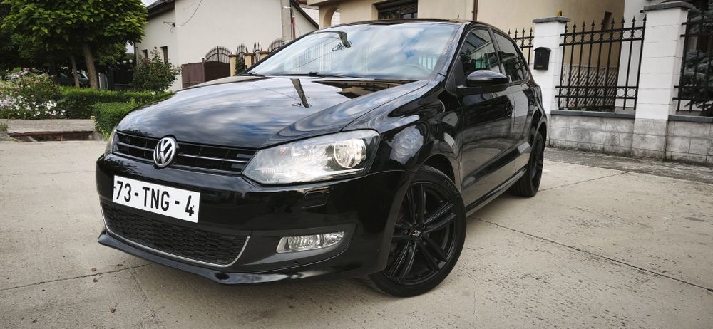 VOLKSWAGEN Polo