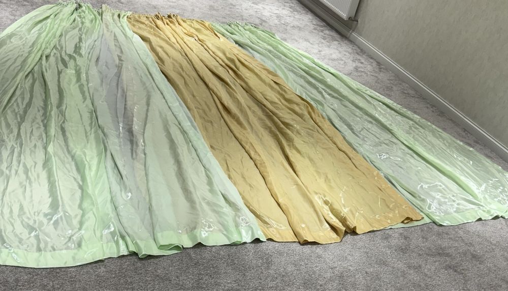 Занавески из трех частей, очень красивые, размеры 3*7,5м