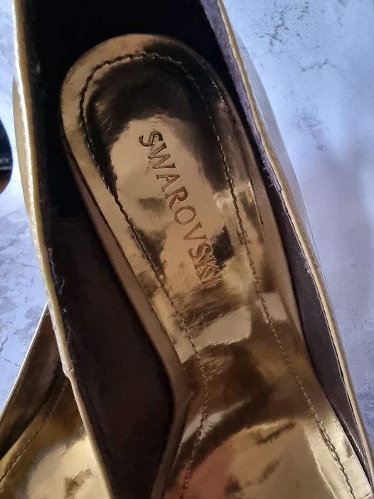 Шикарные туфли SWAROVSKI