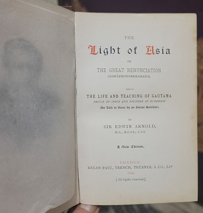 Carte originala ca noua în stare impecabila Light of Asia
