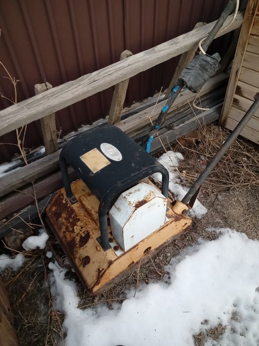 Продам трамбовочный аппарат на 380вт