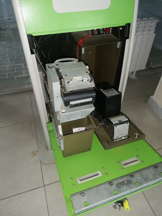 Продам платёжный терминал Qiwi