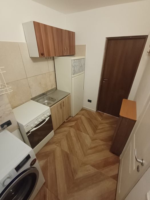 Închiriez garsoniera sector 5