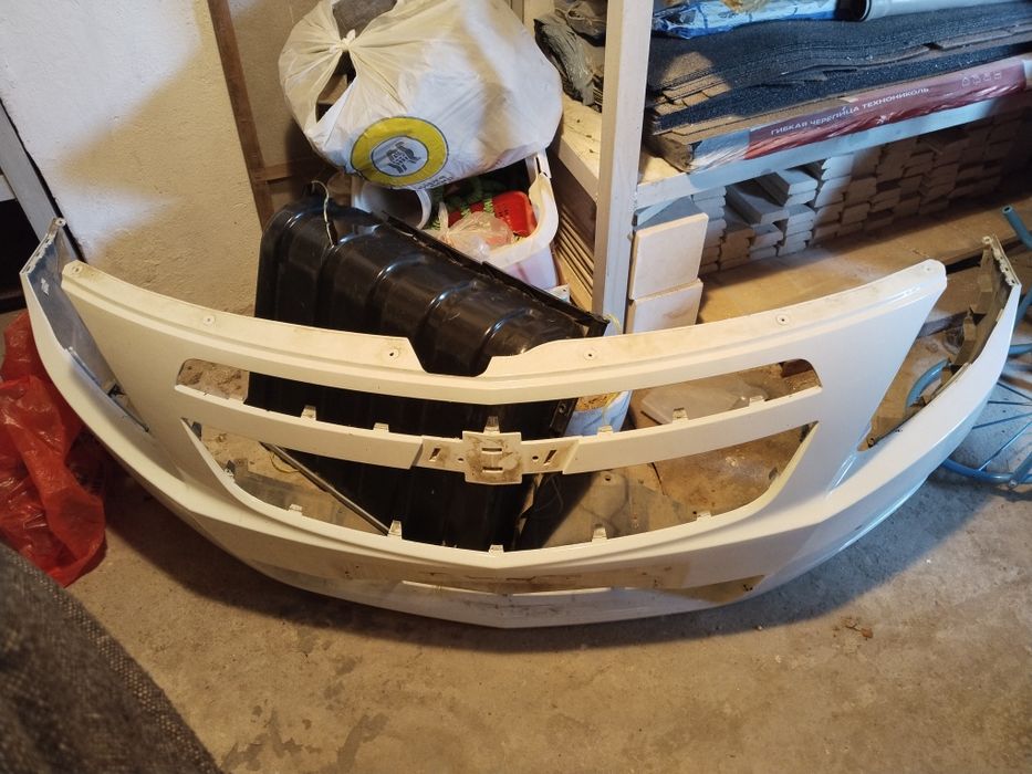 Продам Бампер передний Шевролет кобальт белый бу