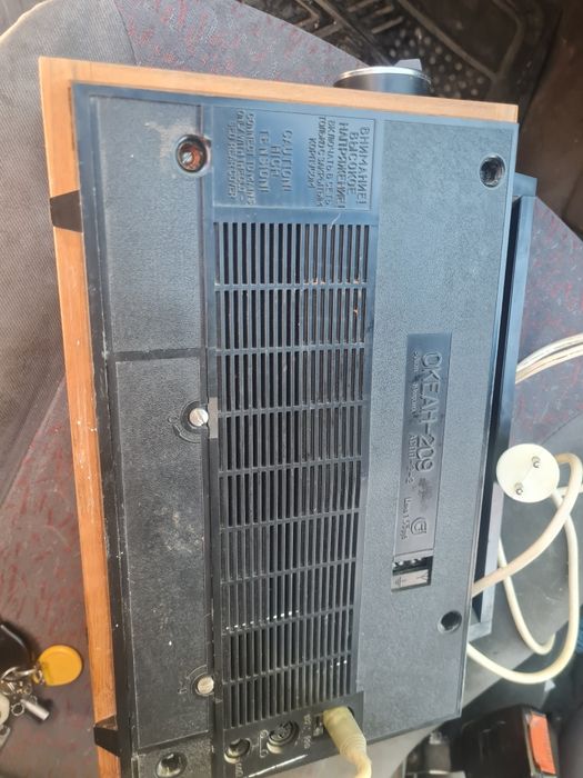 Продам ретро радиоприемник Океан 209