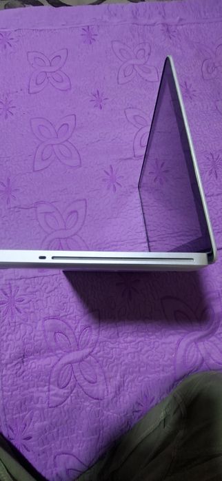 Vând sau Schimb Macbook Pro