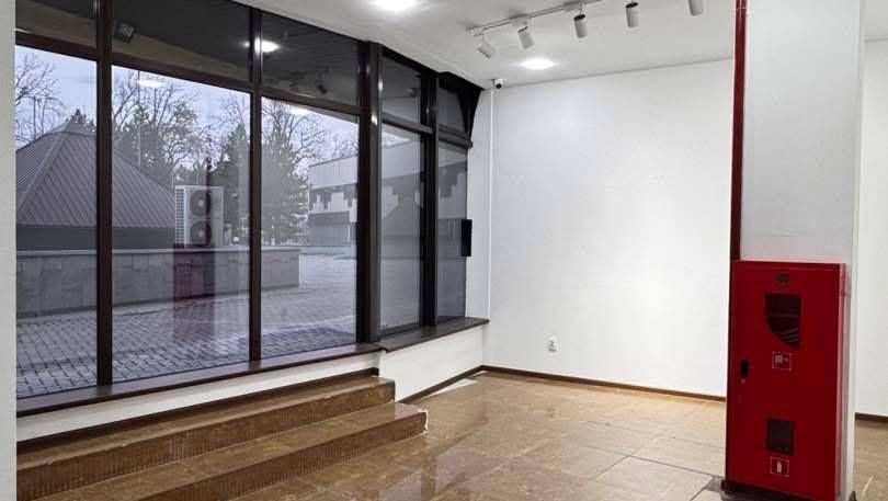 Хамид Олимджан Пойтахт Бизнес Комплекс бывш. Бутик Podium Italia 346м2