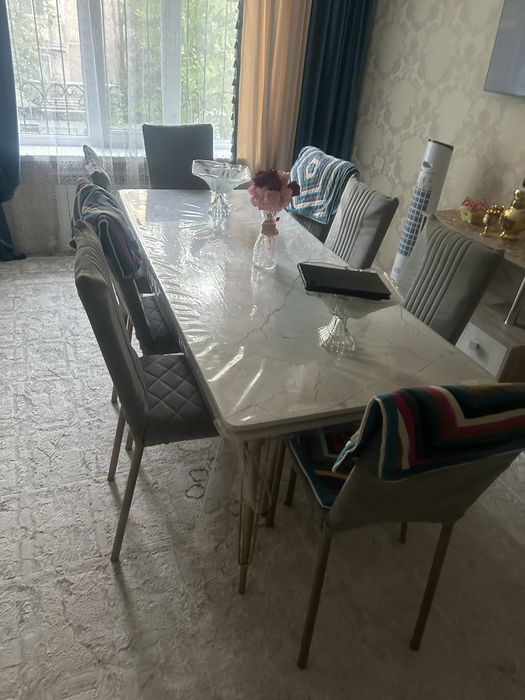 Продам стол со стульями, в хорошем состоянии